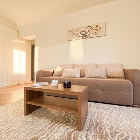 Uniquemoments Airport Apartment & Secure Parking & Airport Shuttle ヤシ エクステリア 写真