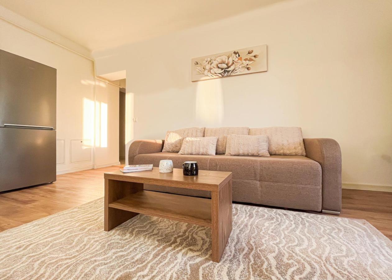 Uniquemoments Airport Apartment & Secure Parking & Airport Shuttle ヤシ エクステリア 写真